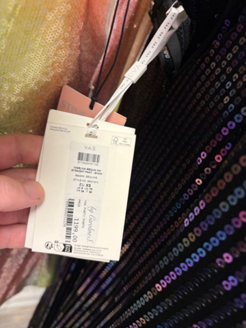 1578156-48 Lot of women's clothing, approximately 170 garments