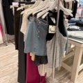 1578156-51 Lot of women's clothing, approximately 170 garments