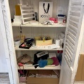 1575847-8 Cash register and mannequins