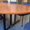 1571403-6 Kinnarps konferensbord med 9 stolar