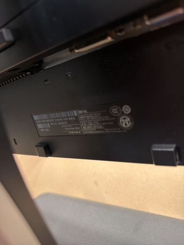 1578126-6 4 computer monitors, Dell
