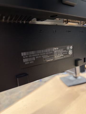 1578126-8 4 computer monitors, Dell
