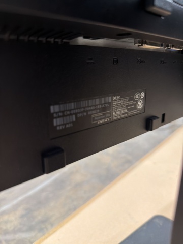 1578126-9 4 computer monitors, Dell