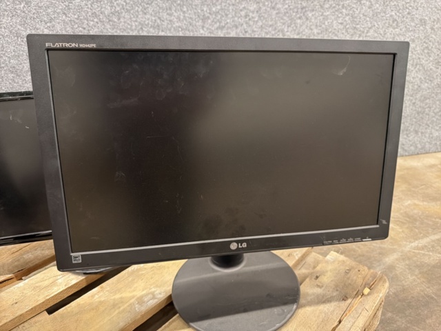 1578127-4 4 pcs Computer monitors