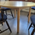 1571408-4 Runt bord 4st stolar