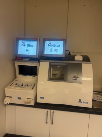 1524787-1 Essilor Mr Blue glass processing system incl. blocks – 2012