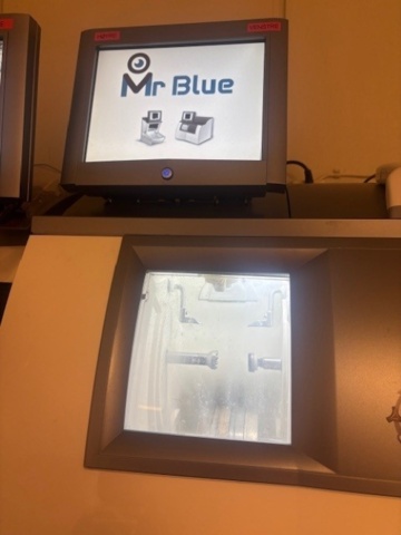 1524787-6 Essilor Mr Blue glass processing system incl. blocks – 2012