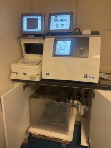 1524787-3 Essilor Mr Blue glass processing system incl. blocks – 2012