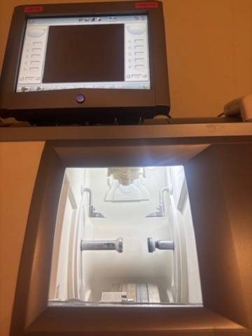 1524787-9 Essilor Mr Blue glass processing system incl. blocks – 2012