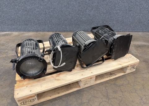 4 st LED ellipsoidal spotlight Ovation E-165WW