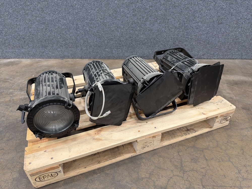 1578138-1 4 st LED ellipsoidal spotlight Ovation E-165WW