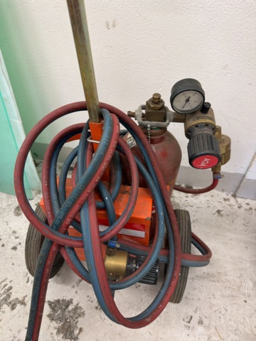 1566881-10 Gas welding cart – AGA Fixiflam