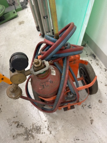 1566882-3 Gas welding cart