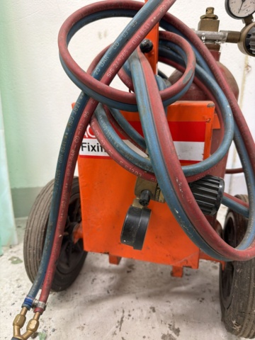 1566882-5 Gas welding cart