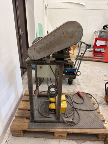1566887-6 Sheet metal rolling