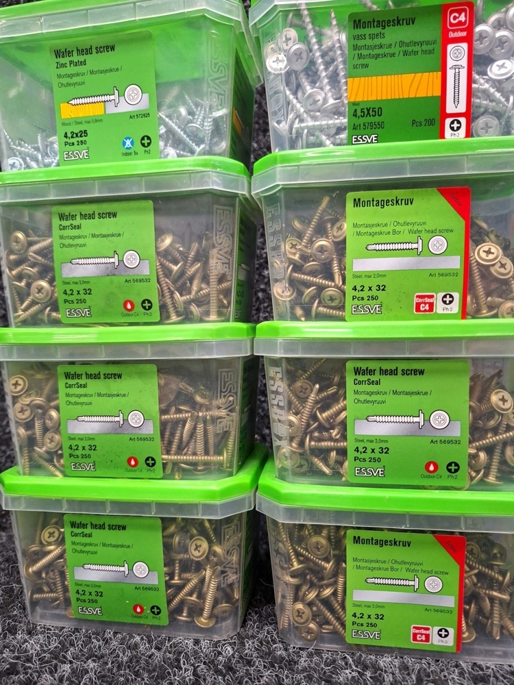 1576004-2 1950 pcs Mounting screws, Essve