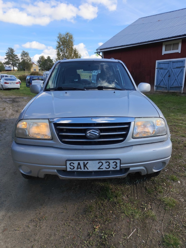 1485773-2 Suzuki Grand Vitara XL-7 5-sits 2.7 V6 DOHC 24V 4WD, 173hk -2003