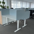 1578264-2 5 height-adjustable desks including screen and office chair