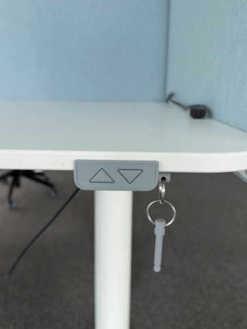 1578265-4 10 height-adjustable desks including screen and office chair