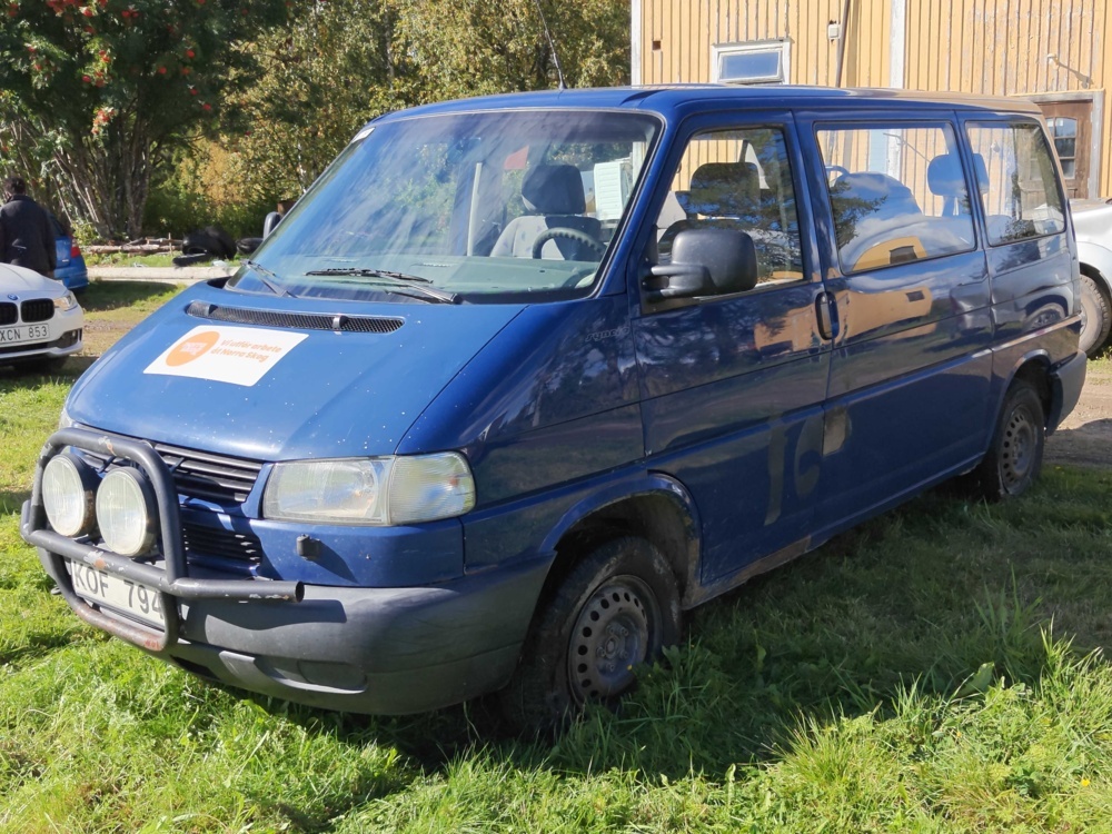 1485774-1 Volkswagen Caravelle 2.4 D syncro 8-sits, 78hk -1998
