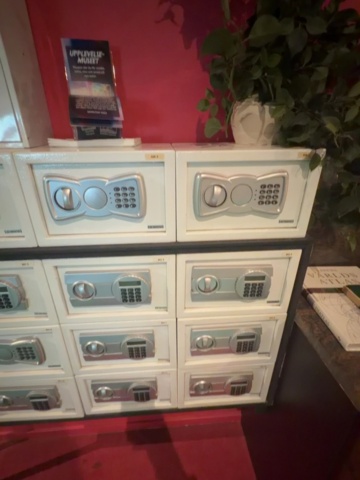 1491670-2 Electronic safes 16 pcs with storage rack