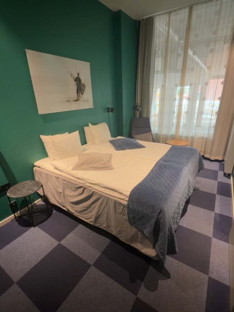 1491676-2 Complete interior design from hotel room (Room B08)