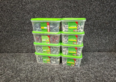 1250 pcs Farmer's Screws, Essve