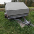 1485777-1 Släpvagn med aluminiumkåpa och plantlådeinsats - Aktiv Stabil 1300kg -1989 (Reparationsobjekt)