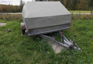 1485777 Släpvagn med aluminiumkåpa och plantlådeinsats - Aktiv Stabil 1300kg -1989 (Reparationsobjekt)