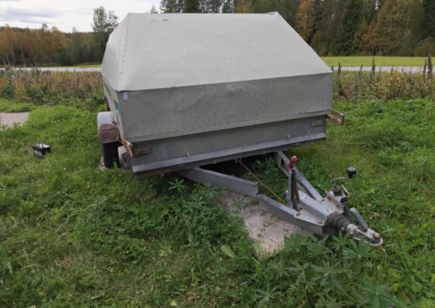 Släpvagn med aluminiumkåpa och plantlådeinsats - Aktiv Stabil 1300kg -1989 (Reparationsobjekt)