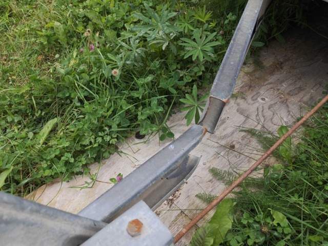 1485777-4 Släpvagn med aluminiumkåpa och plantlådeinsats - Aktiv Stabil 1300kg -1989 (Reparationsobjekt)