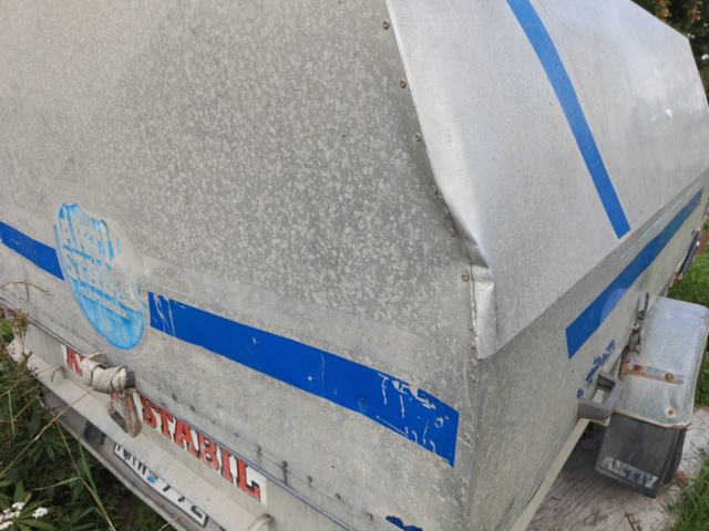 1485777-11 Släpvagn med aluminiumkåpa och plantlådeinsats - Aktiv Stabil 1300kg -1989 (Reparationsobjekt)