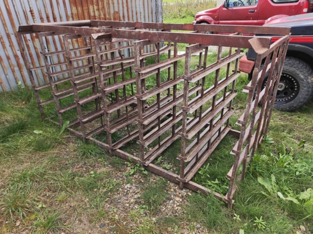 1485777-18 Släpvagn med aluminiumkåpa och plantlådeinsats - Aktiv Stabil 1300kg -1989 (Reparationsobjekt)