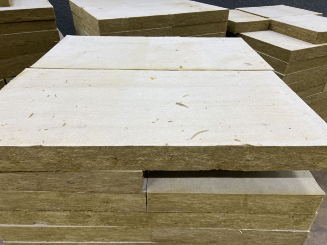 1578304-7 4 pallets of used Kanalbatts 95