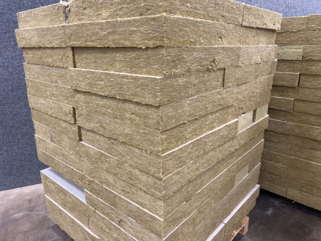 1578304-9 4 pallets of used Kanalbatts 95