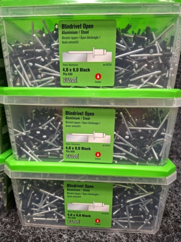 1576038-3 4725 st Blindnit öppen 3.2x8.0 & 4.0x8.0mm Svart, Essve
