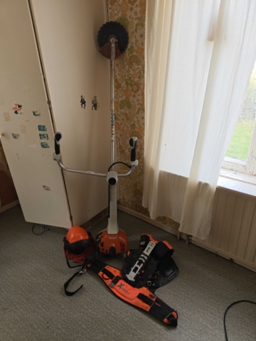 1485781-1 Brushcutter Stihl FS 460 C with harness and helmet