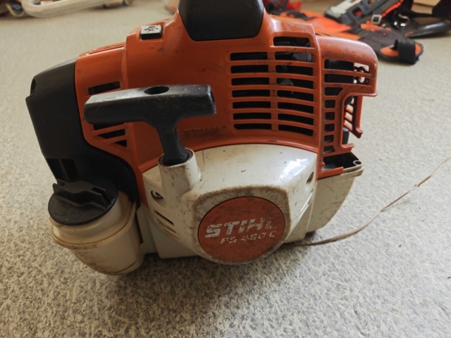 1485781-5 Brushcutter Stihl FS 460 C with harness and helmet
