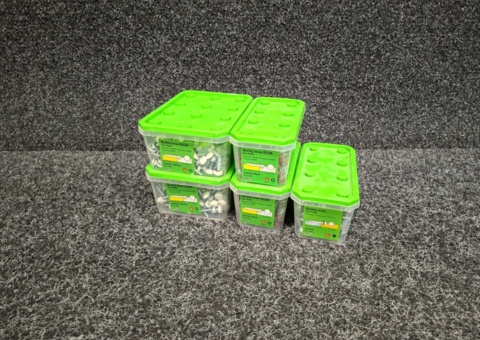 1250 pcs Farmer's Screws, Essve
