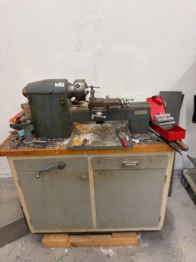 1566894-1 Bänksvarv med arbetsbänk – Elektromekano