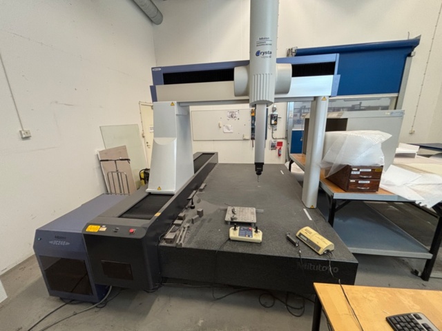 1563339-1 Coordinate measuring machine Mitutoyo Crysta-Apex C122010 – 2006