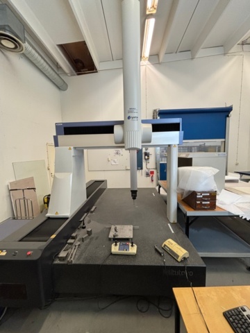1563339-2 Coordinate measuring machine Mitutoyo Crysta-Apex C122010 – 2006