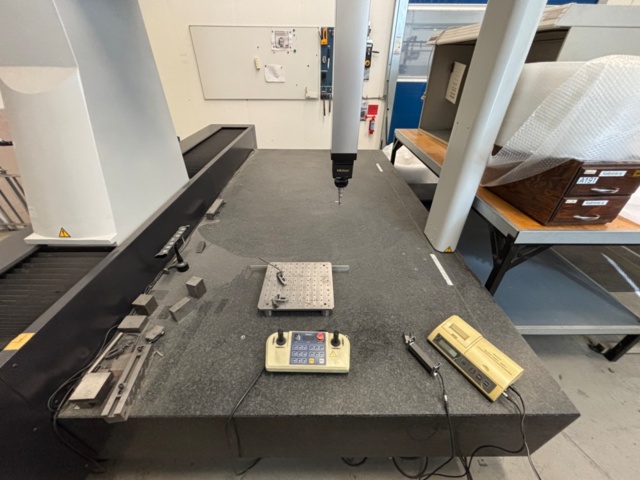 1563339-3 Coordinate measuring machine Mitutoyo Crysta-Apex C122010 – 2006