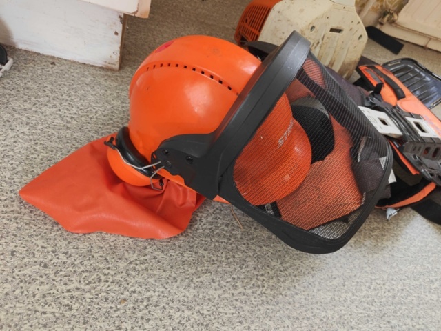 1485782-5 Stihl brushcutter with harness and helmet
