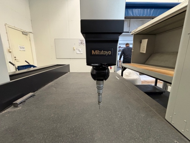 1563339-20 Coordinate measuring machine Mitutoyo Crysta-Apex C122010 – 2006