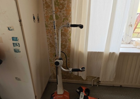 Röjsåg Stihl FS 460 C med sele och hjälm