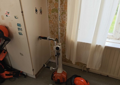 Röjsåg Stihl FS 460 C med sele och hjälm