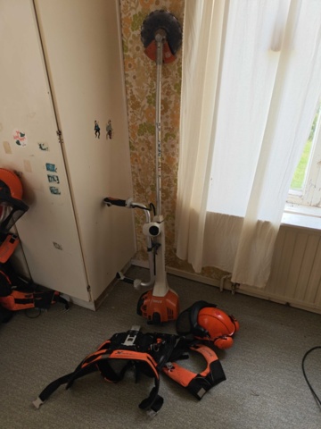 1485784-1 Brushcutter Stihl FS 460 C with harness and helmet