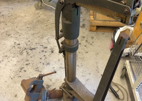 Handpress med skruvstäd – Josef Kihlberg