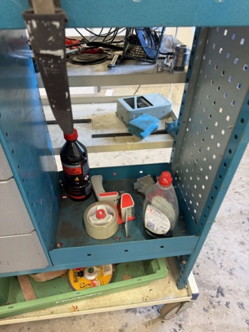 1566901-7 Tool trolley with contents